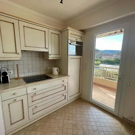 Bouillabaisse In St Tropez Appartement
